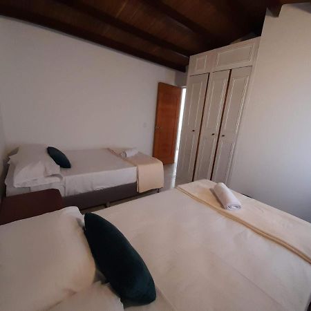 Road Living Home Medellin Bagian luar foto
