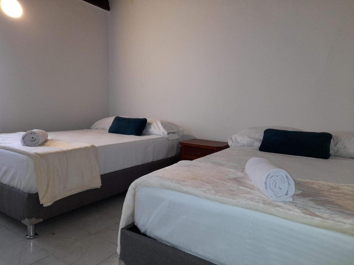 Road Living Home Medellin Bagian luar foto