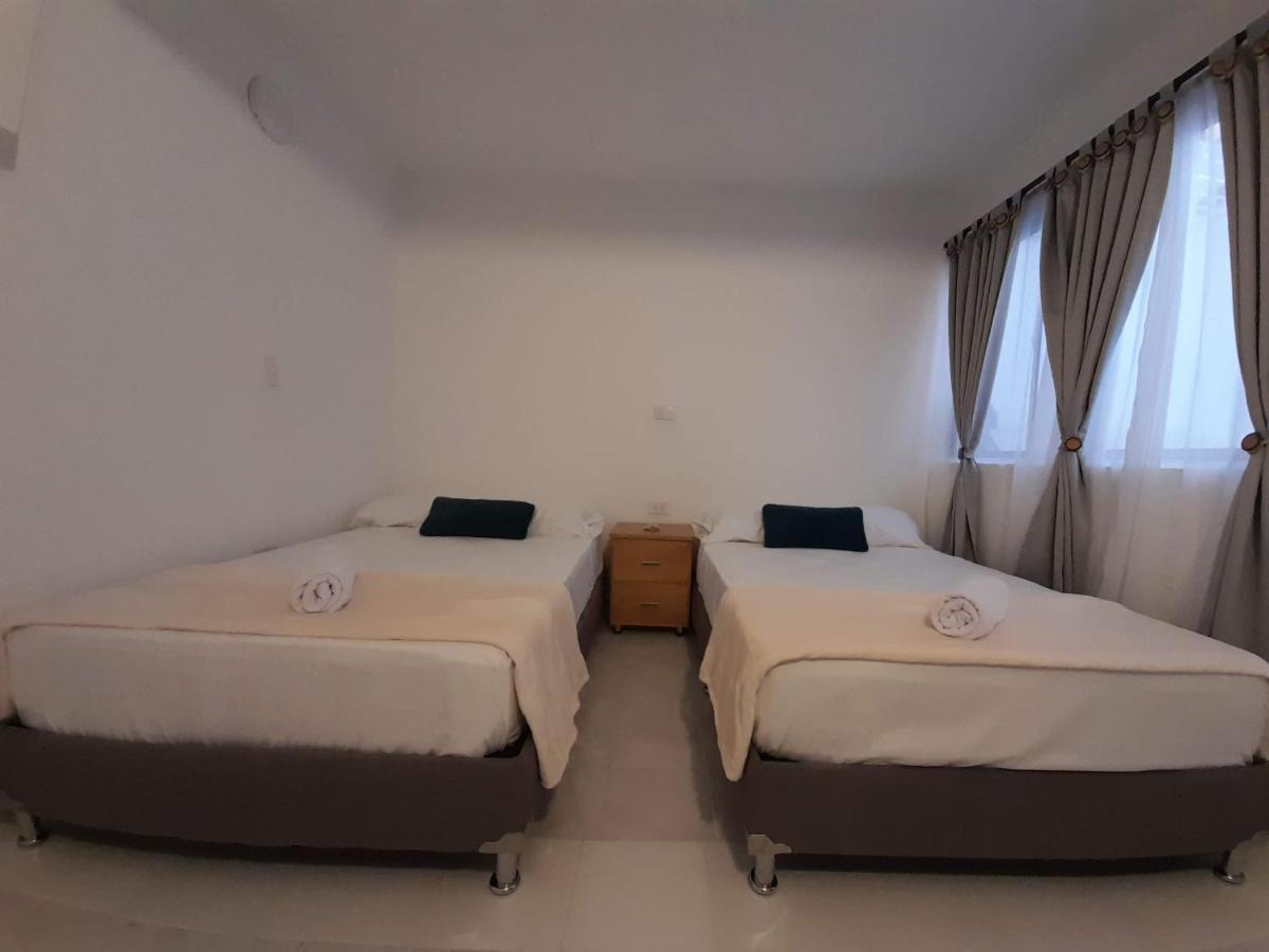 Road Living Home Medellin Bagian luar foto