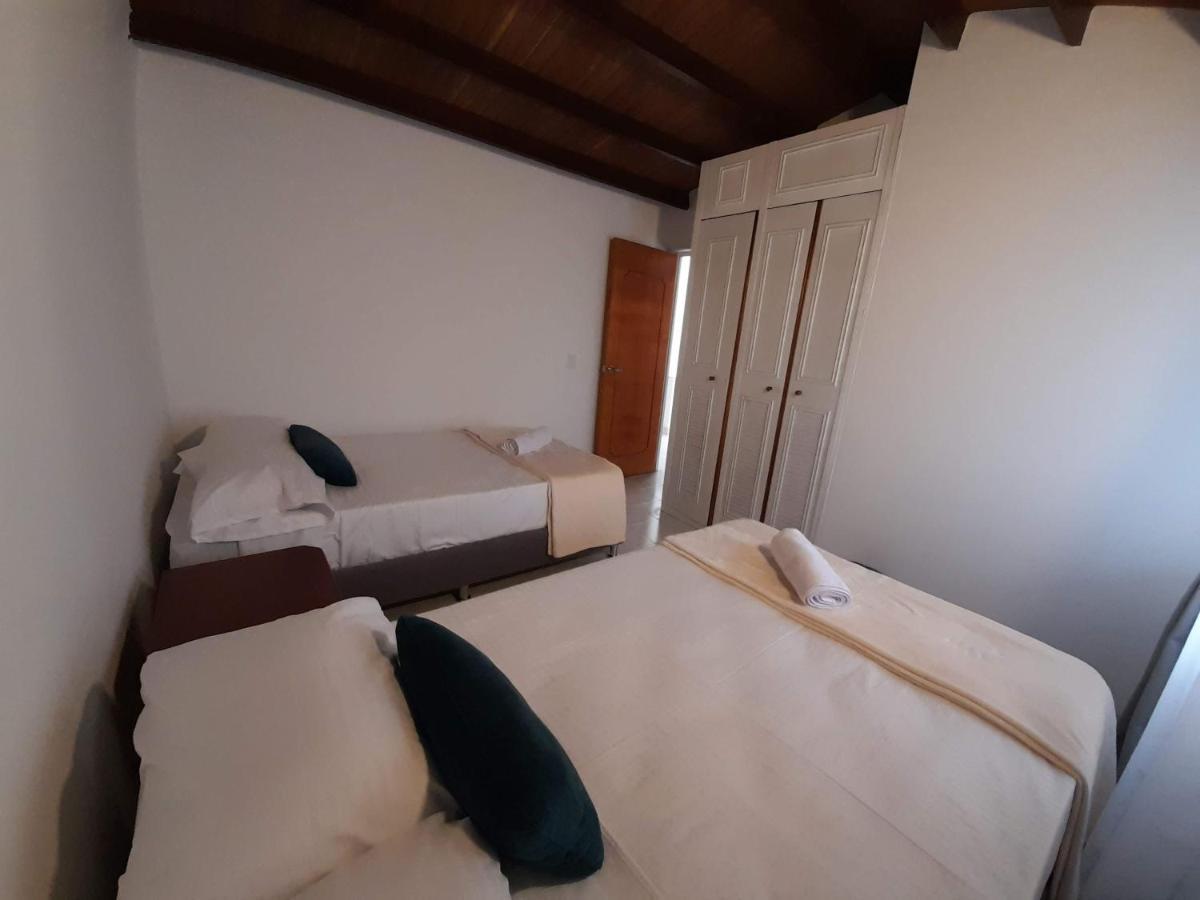 Road Living Home Medellin Bagian luar foto