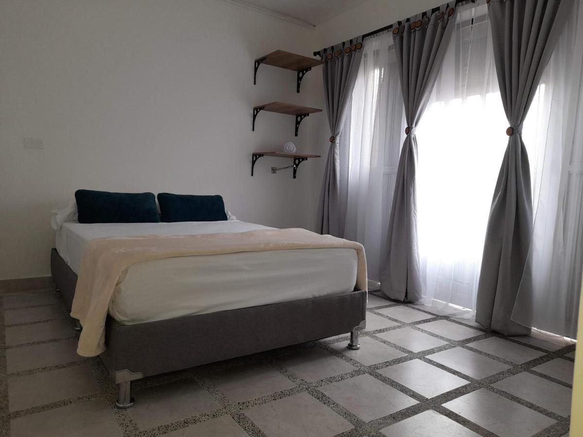 Road Living Home Medellin Bagian luar foto