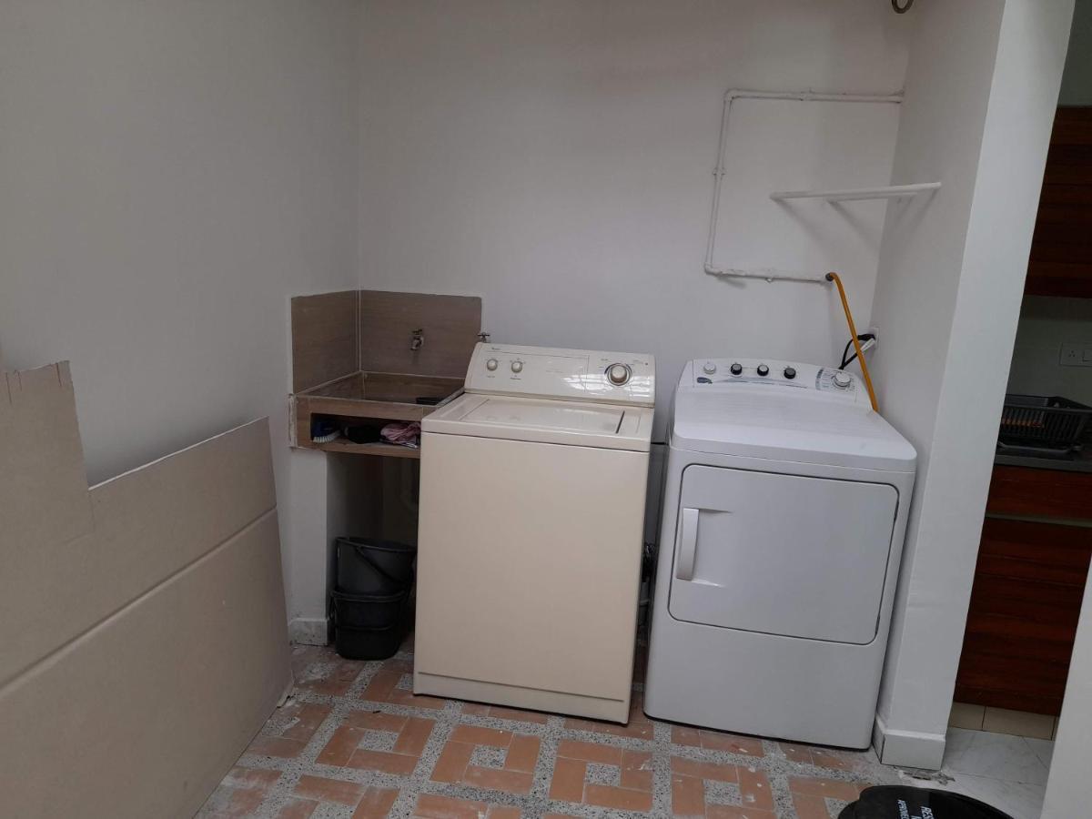 Road Living Home Medellin Bagian luar foto