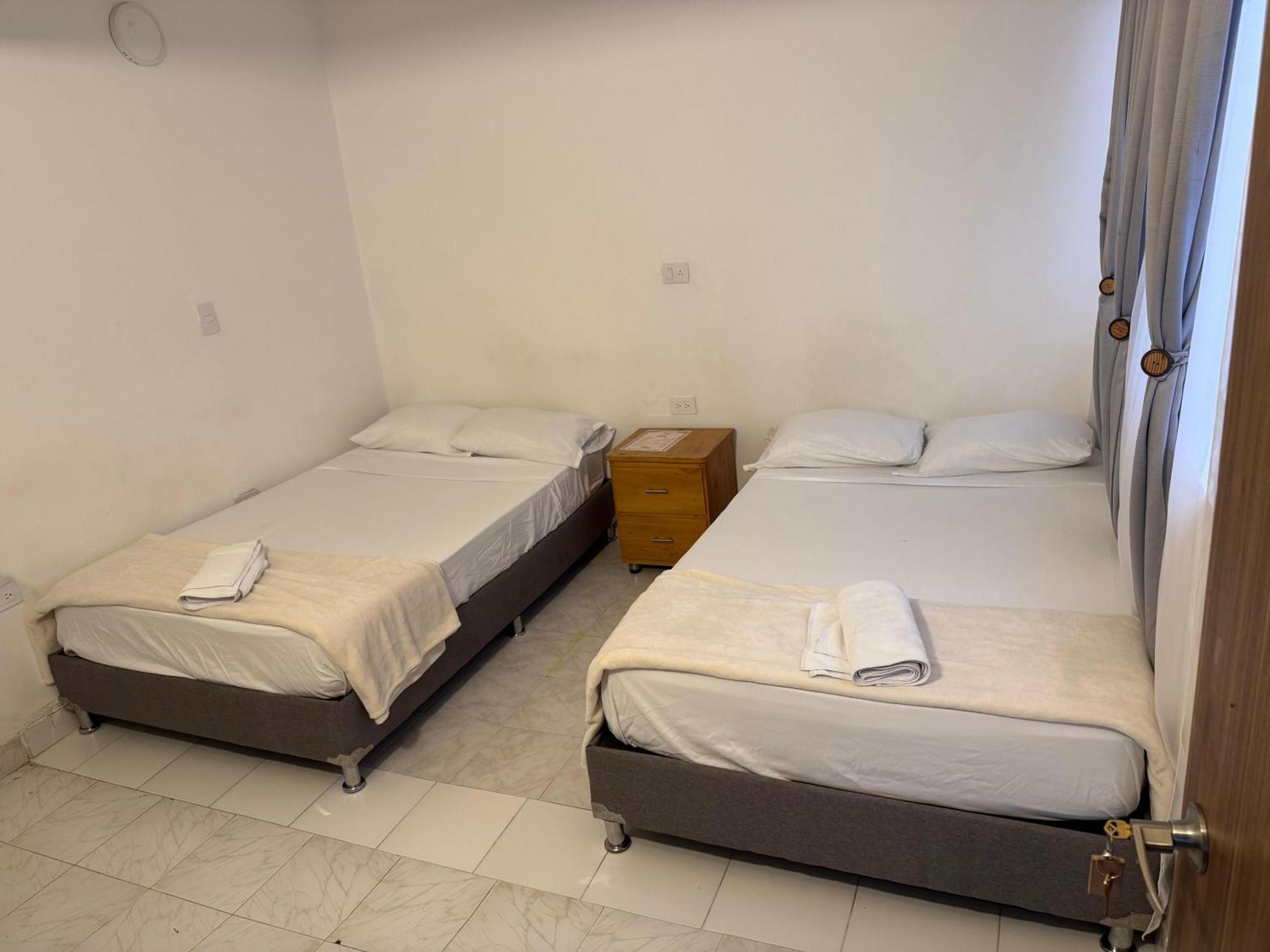 Road Living Home Medellin Bagian luar foto