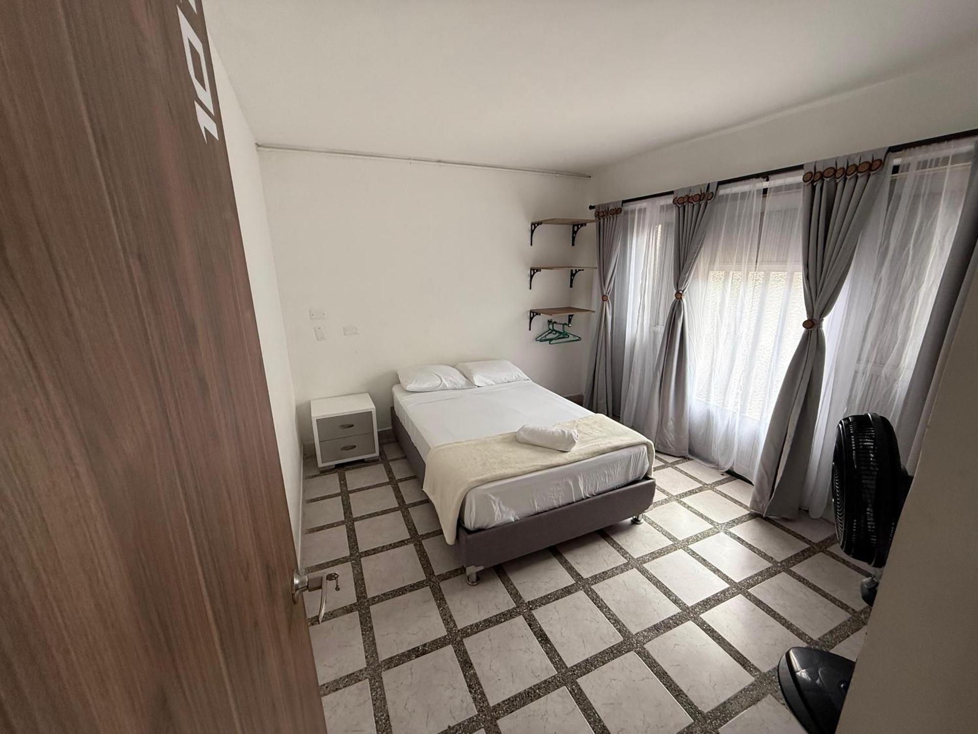 Road Living Home Medellin Bagian luar foto